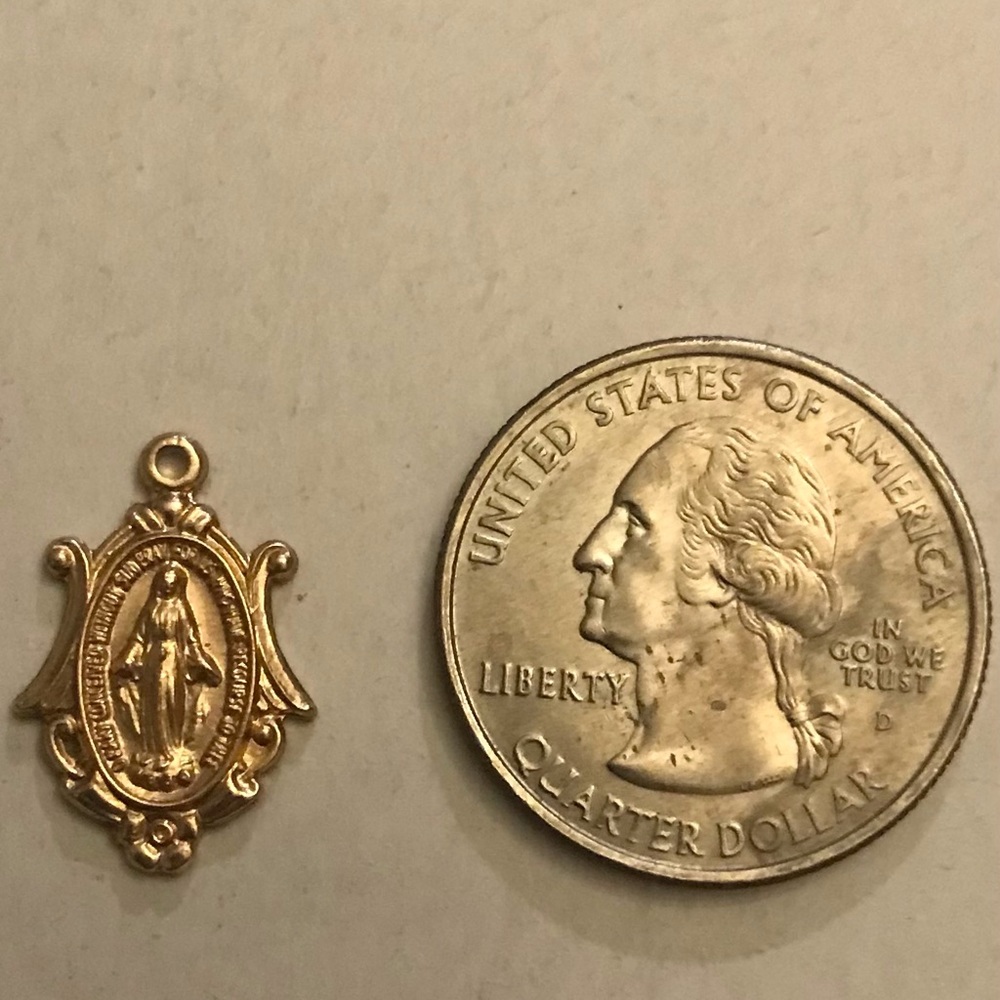 VINTAGE 70'S MARY-MIRACULOUS MEDAL- STAMPED GOLD FILLED 1/2010K GF -PRAY FOR US
